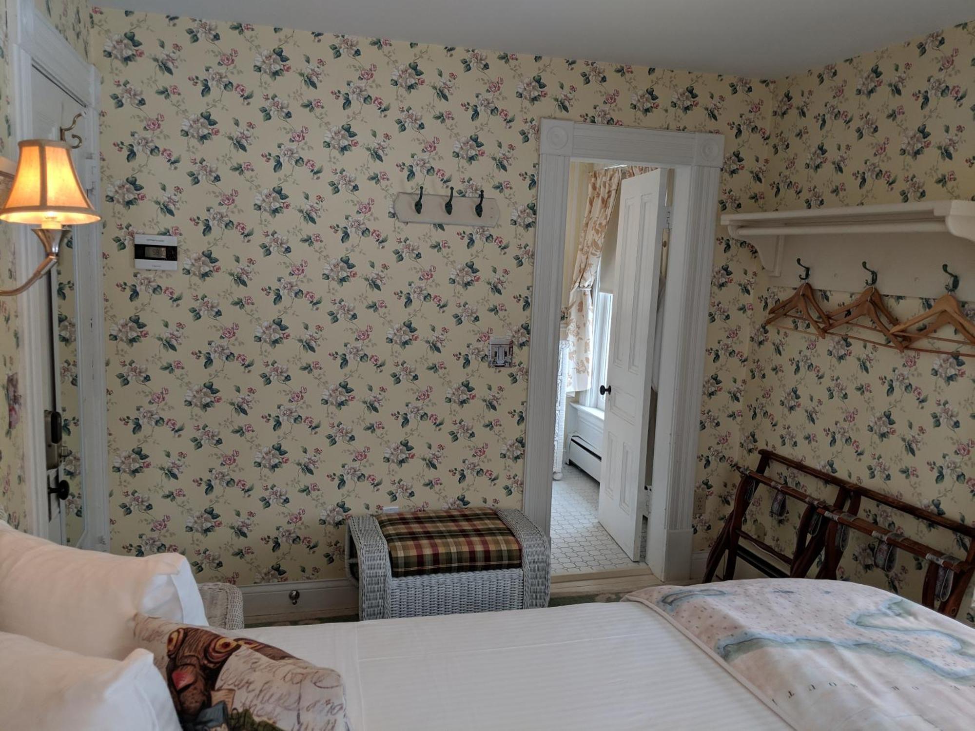 Heart Of The Village Bed & Breakfast In Shelburne Vt Rum bild